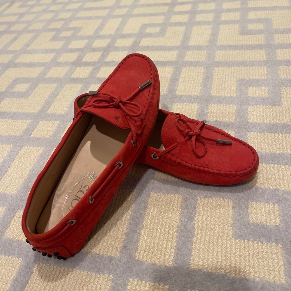 TOD’S Red loafer